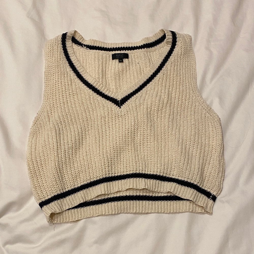Cream Knit V-Neck Cropped Tank with Black Trim